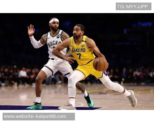 湖人末节进攻停滞不前文森特三分球引发太阳替补席狂欢 湖人末节进攻停滞不前文森特三分球引发太阳替补席狂欢